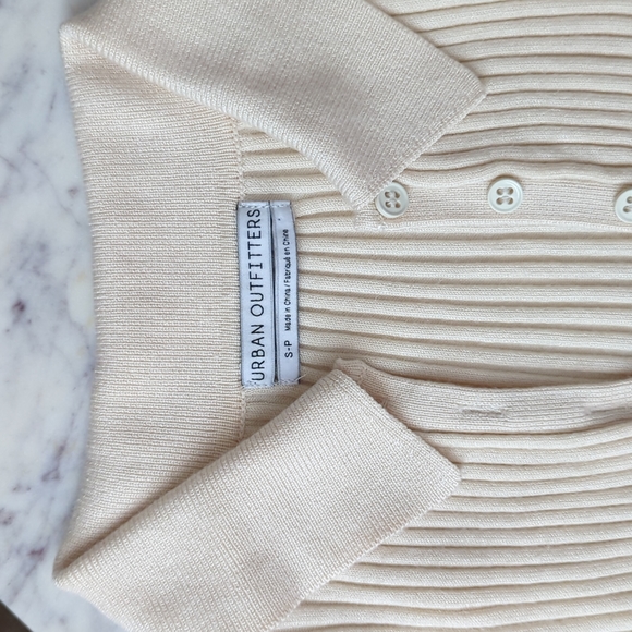 Urban Outfitters Crop Top - Picture 3 of 4